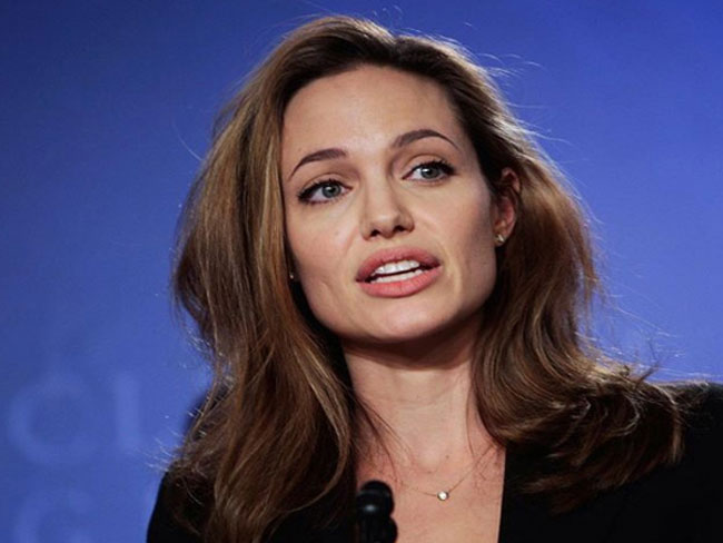 Angelina-Jolie-famous-people