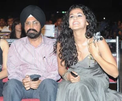 taapsee-pannu-father