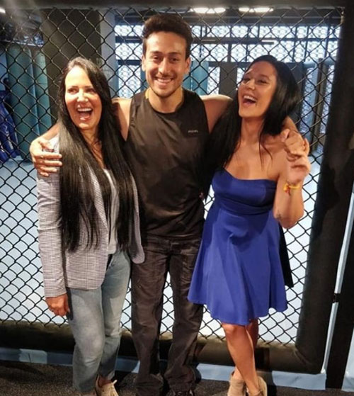 tiger-shroff-mother-and-sister