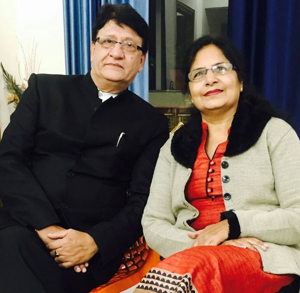 manjul-khattar-father-and-mother