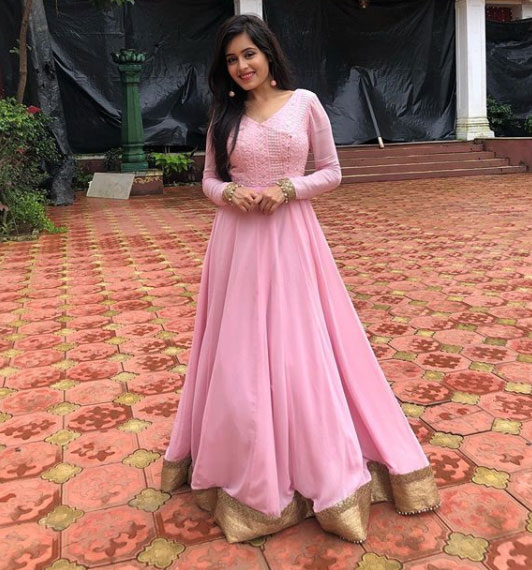 Rhea Sharma Wiki, Age, Height, Boyfriend, Family, Biography & More ...