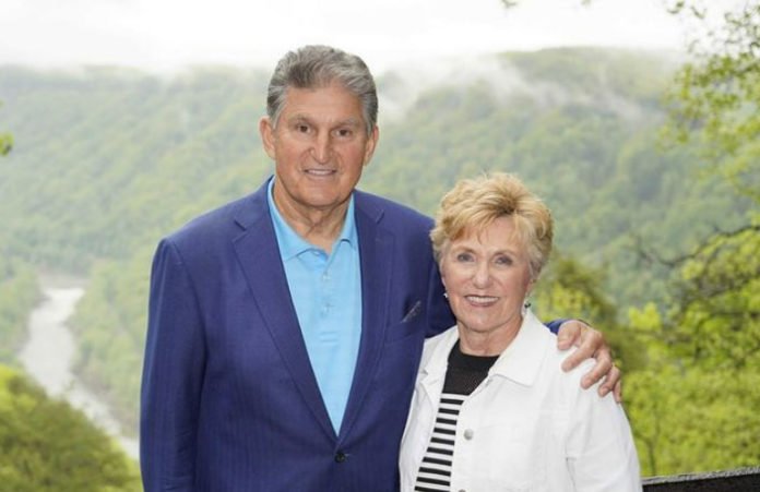 Joe Manchin Wiki, Age, Height, Wife, Family, Biography & More - Famous ...